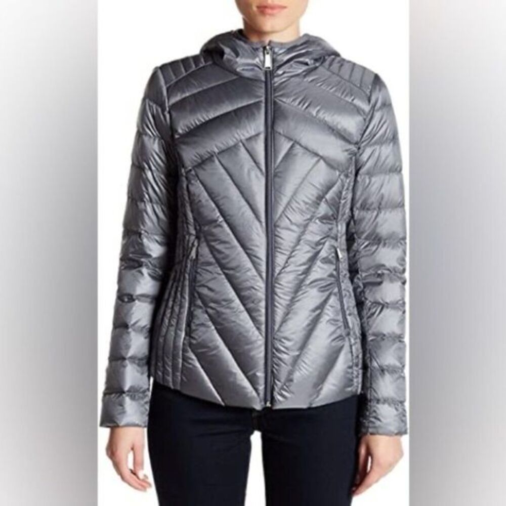 BCBGENERATION Ultra Lightweight Packable NYLON/DOWN Hooded Jacket Black size S